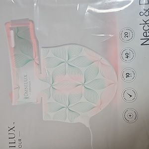 Omnilux Contour neck and decollete